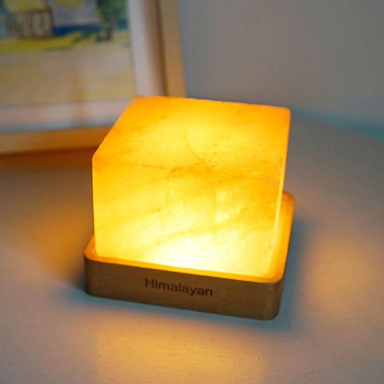 Himalayan Salt Lamp - ヒマラヤクリスタルソルトランプ LED スクエアプレスナイトランプベッドサイド充電カラフルなリモコンソルトランプ