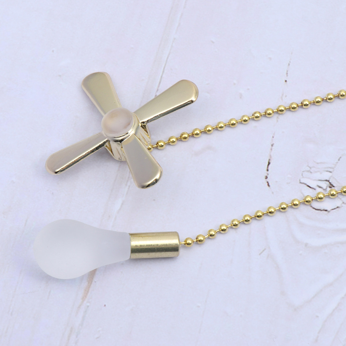 1セットのファンプルチェーンと電球ペンダントセット、金属ビー - Decor Lighting Ceiling Fans のレビューと価格