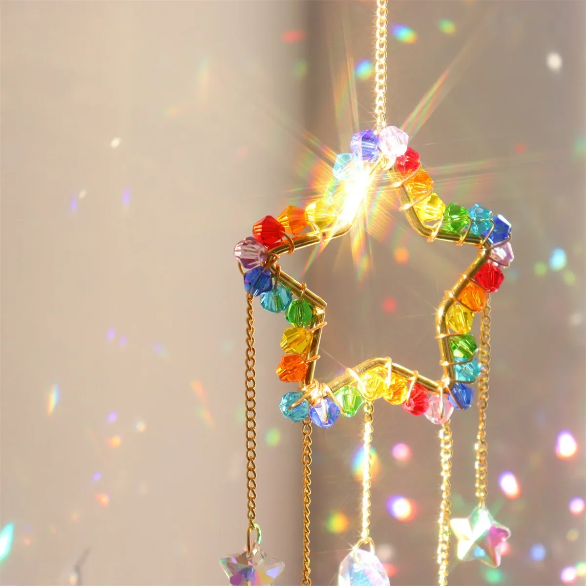 チャクラサンキャッチャー レインボープリズム 月 星 ハート - Pendant Lighting Christmas Decor のレビューと価格