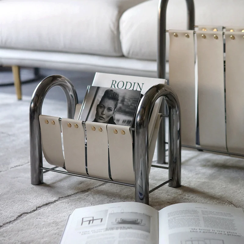 モダンな軽量高級金属製レザーマガジンラック、ブックシェルフ、 - Lighting And Decor Magazine のレビューと価格